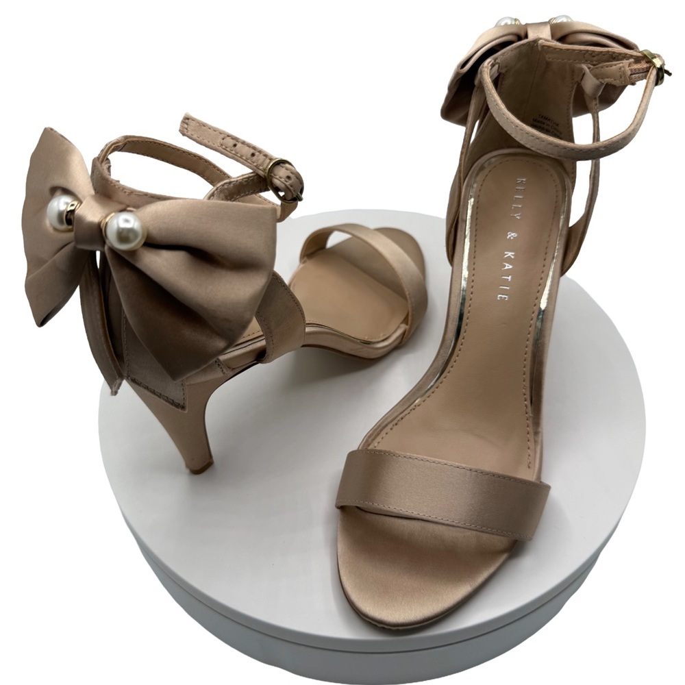 Kelly & Katie Tan Heels with Pearl Bow, Like New, Size 8